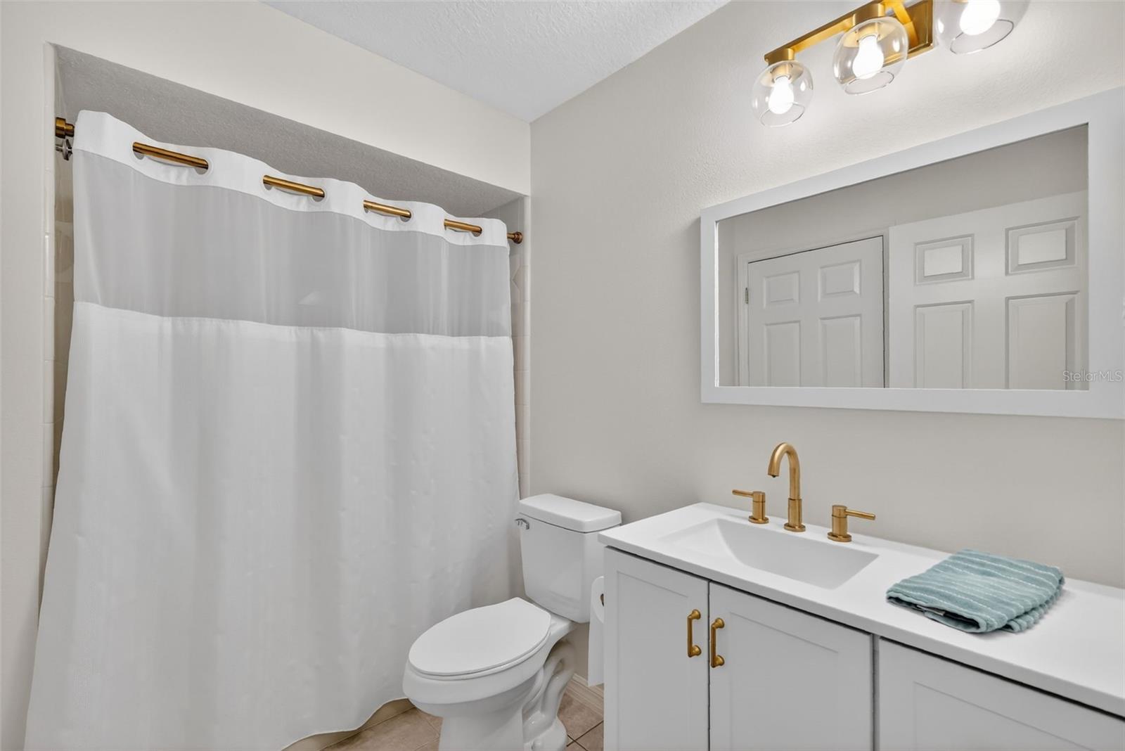 Image 19 of 39 For 1984 Golden Palm Circle