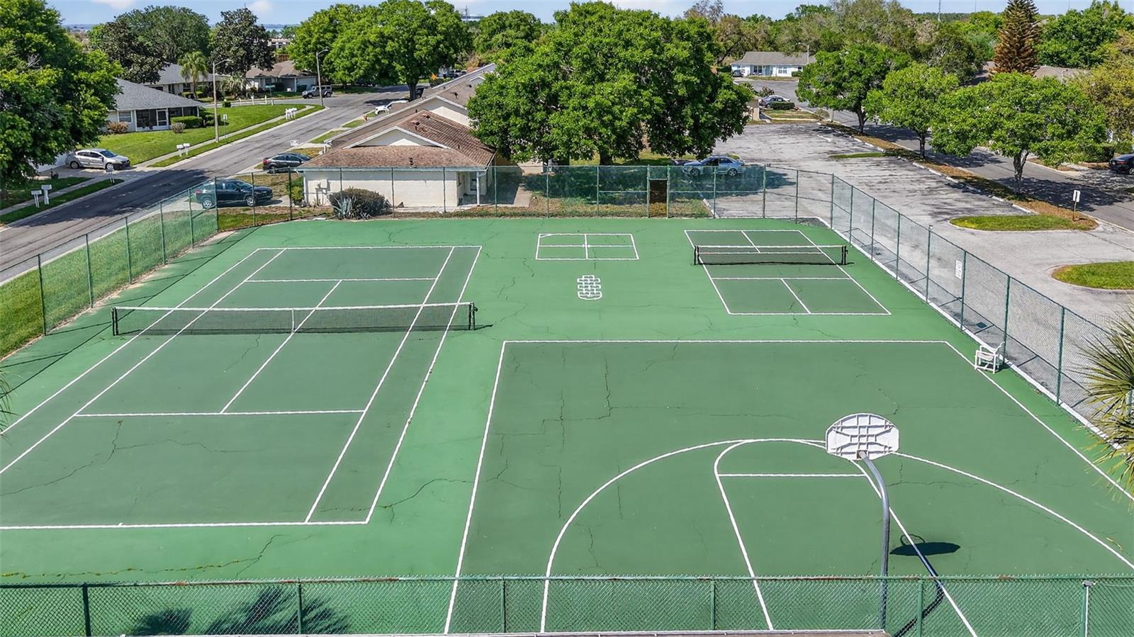 Image 37 of 39 For 1984 Golden Palm Circle