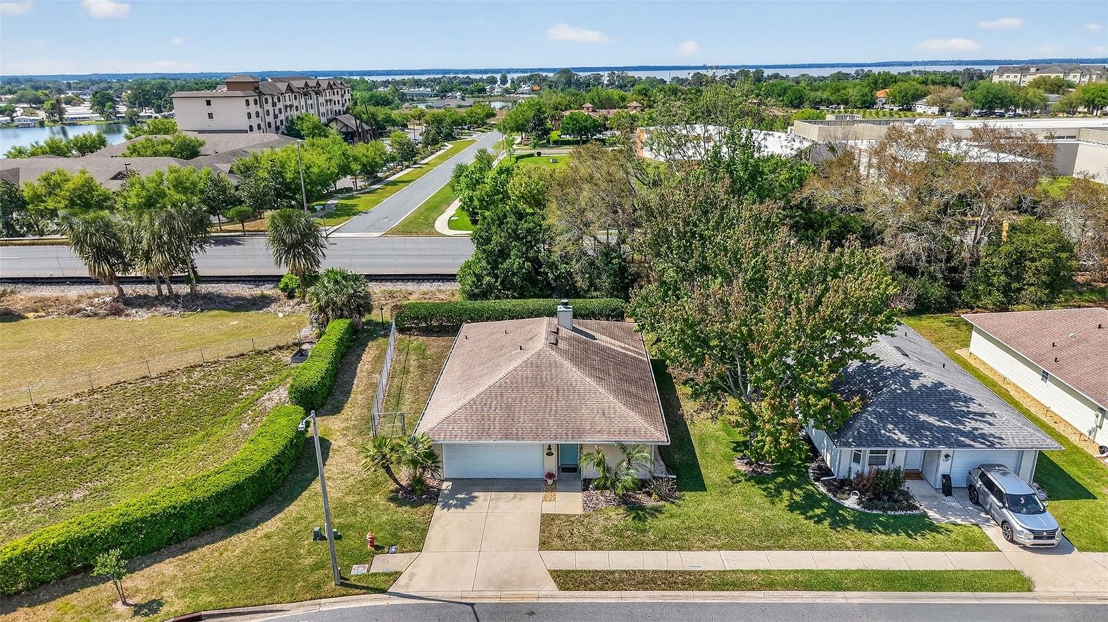 Image 4 of 39 For 1984 Golden Palm Circle