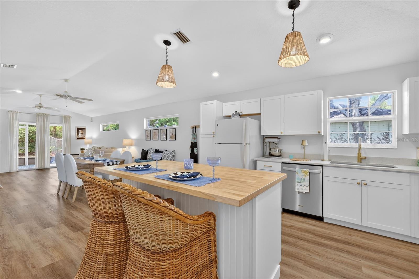 Image 6 of 39 For 1984 Golden Palm Circle