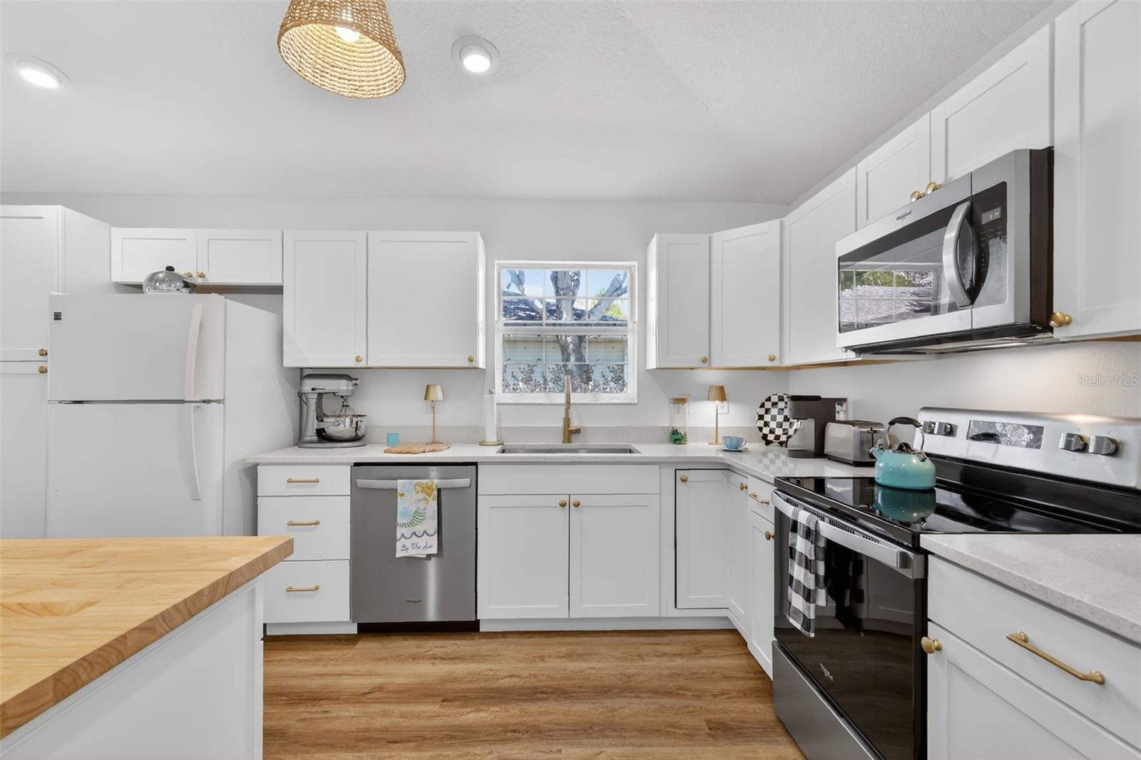 Image 7 of 39 For 1984 Golden Palm Circle