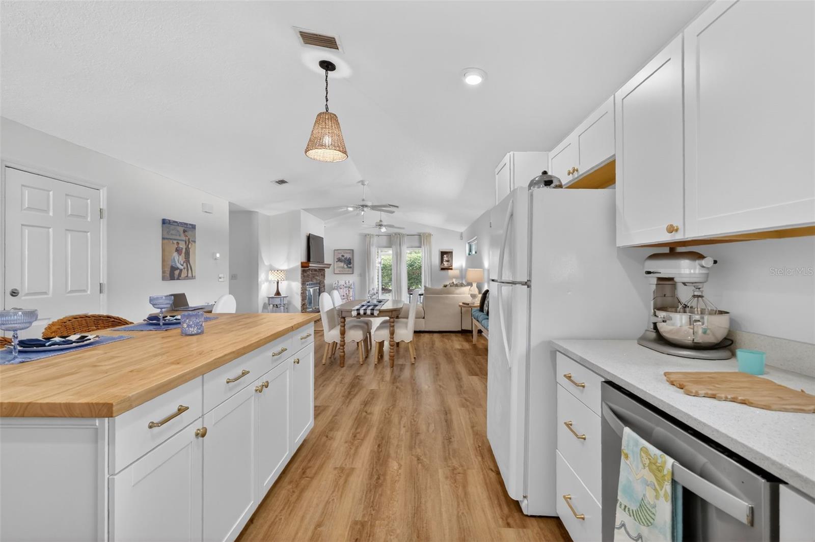 Image 8 of 39 For 1984 Golden Palm Circle