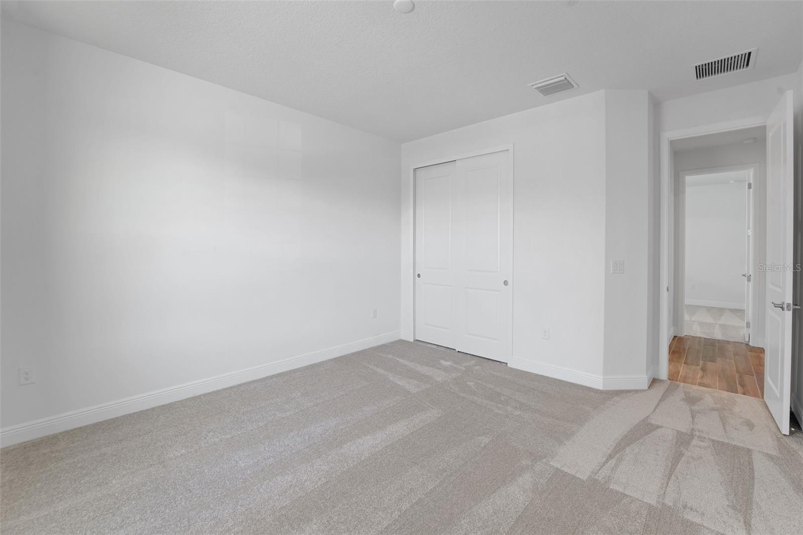 Image 11 of 40 For 17527 Valleywood Parkway