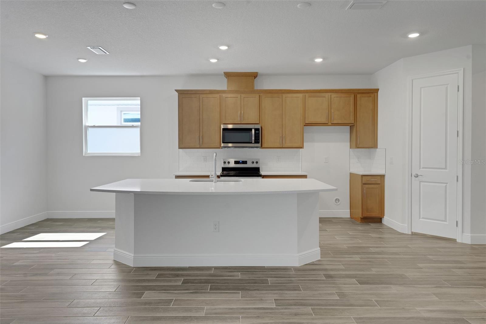 Image 16 of 40 For 17527 Valleywood Parkway