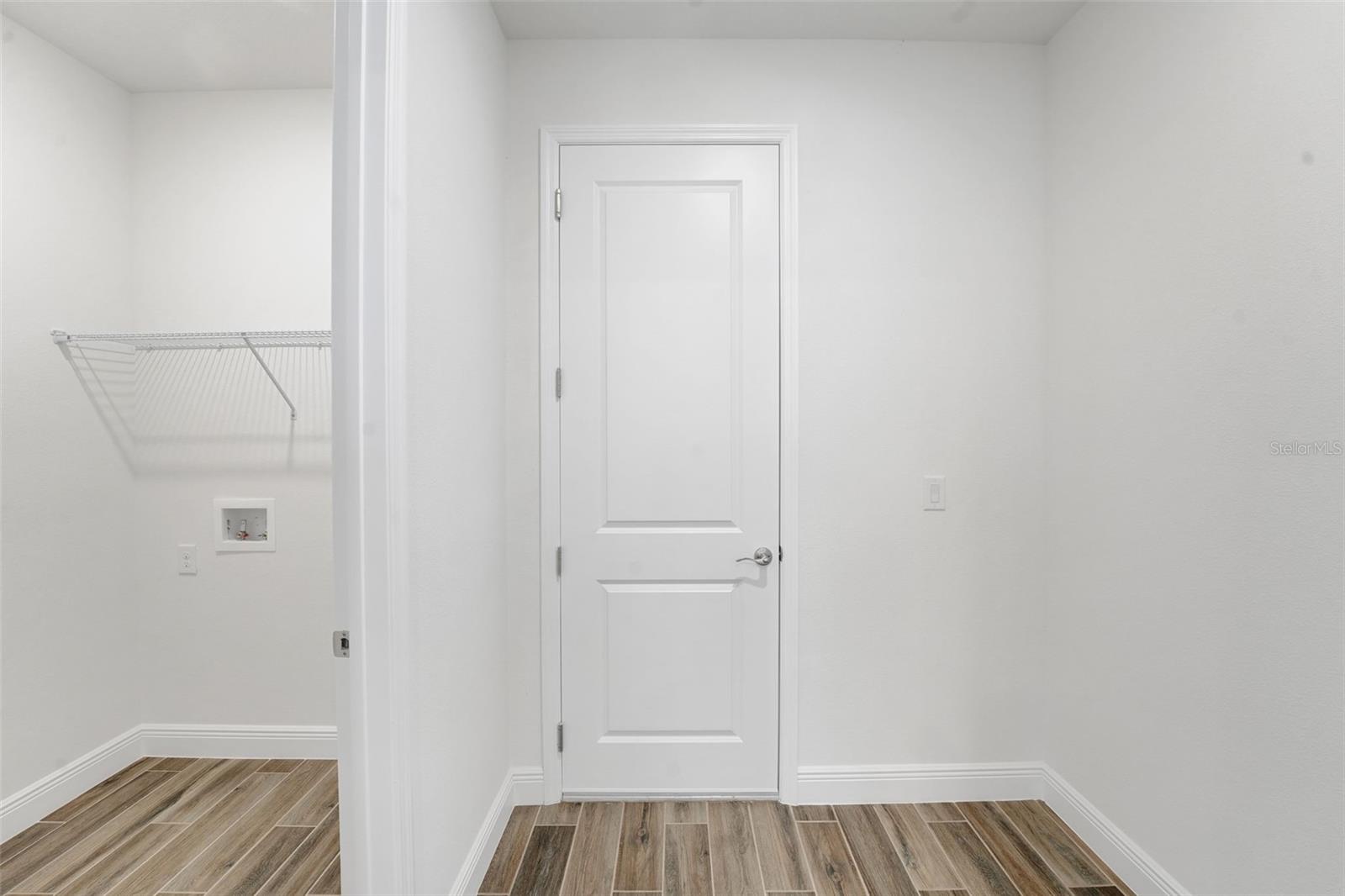 Image 23 of 40 For 17527 Valleywood Parkway