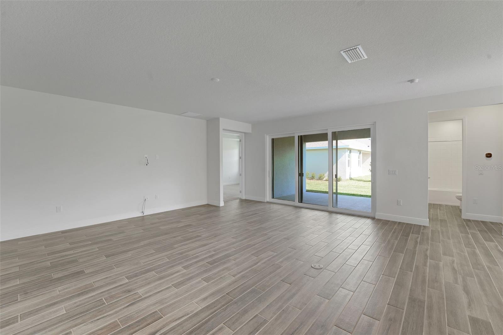 Image 25 of 40 For 17527 Valleywood Parkway