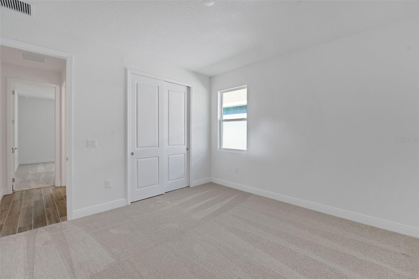 Image 9 of 40 For 17527 Valleywood Parkway