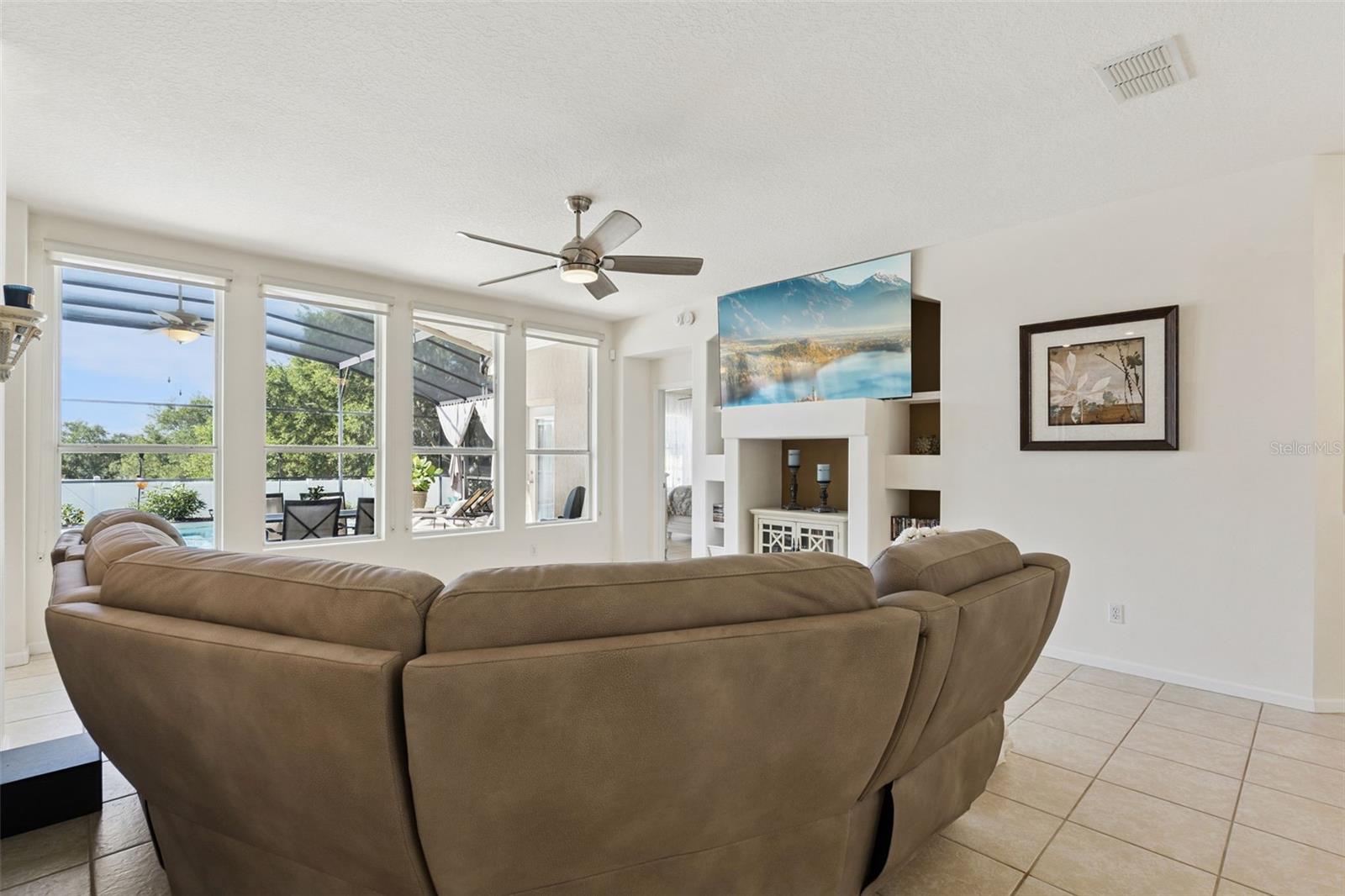 Image 10 of 43 For 13319 Via Roma Circle