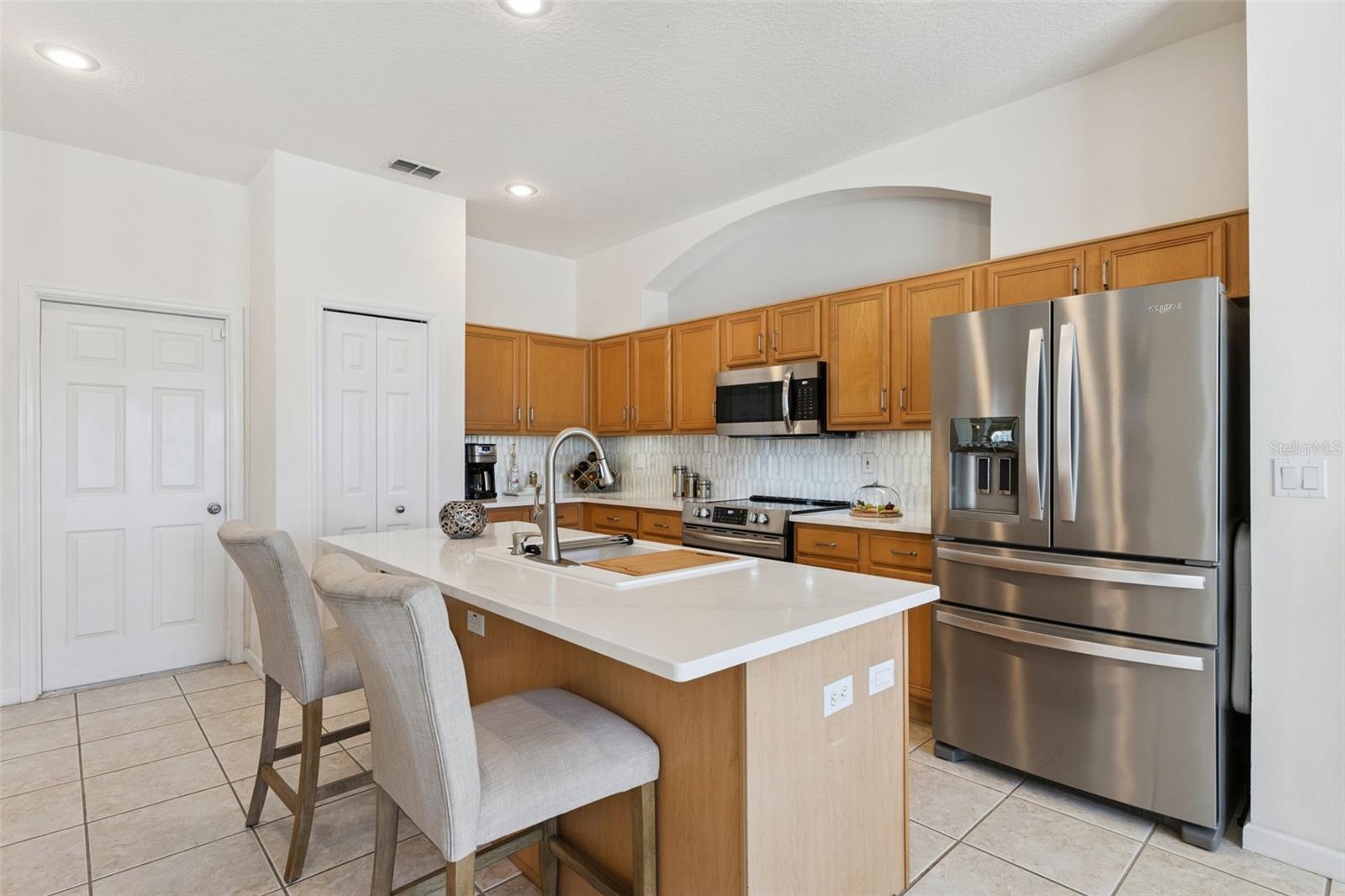 Image 14 of 43 For 13319 Via Roma Circle