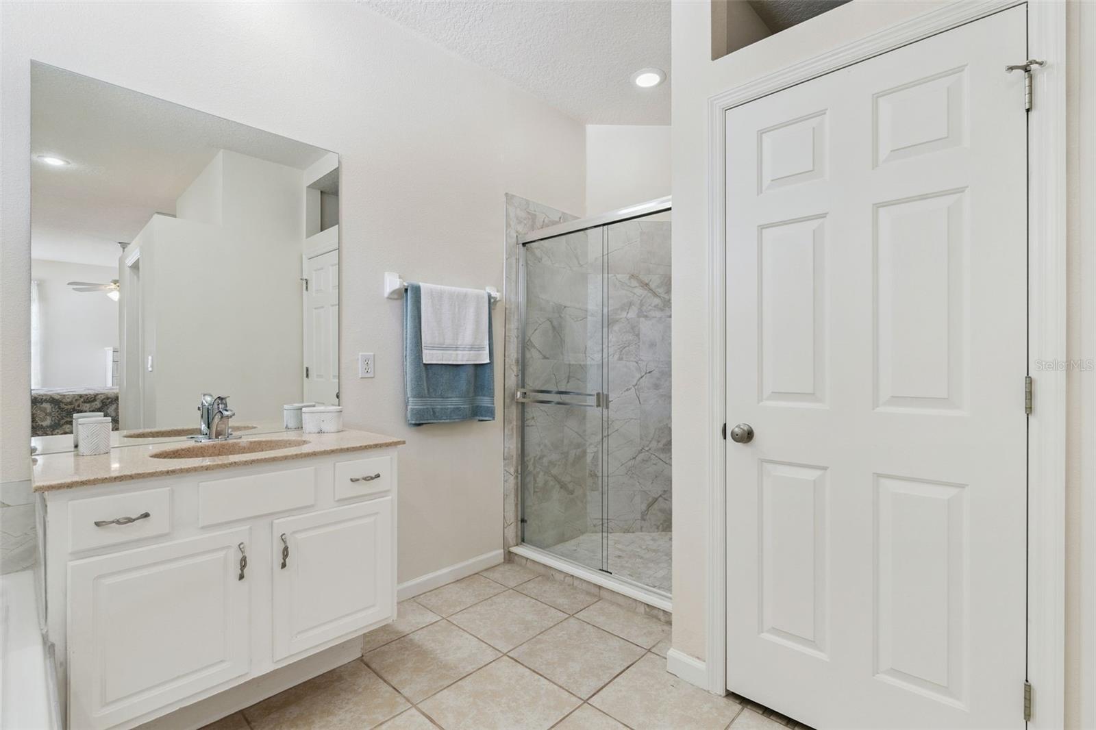 Image 20 of 43 For 13319 Via Roma Circle