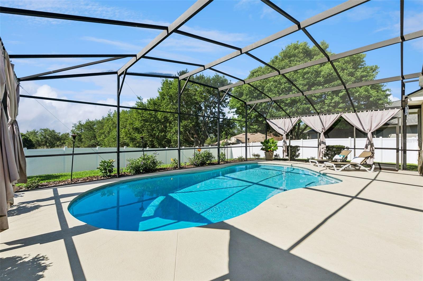 Image 32 of 43 For 13319 Via Roma Circle