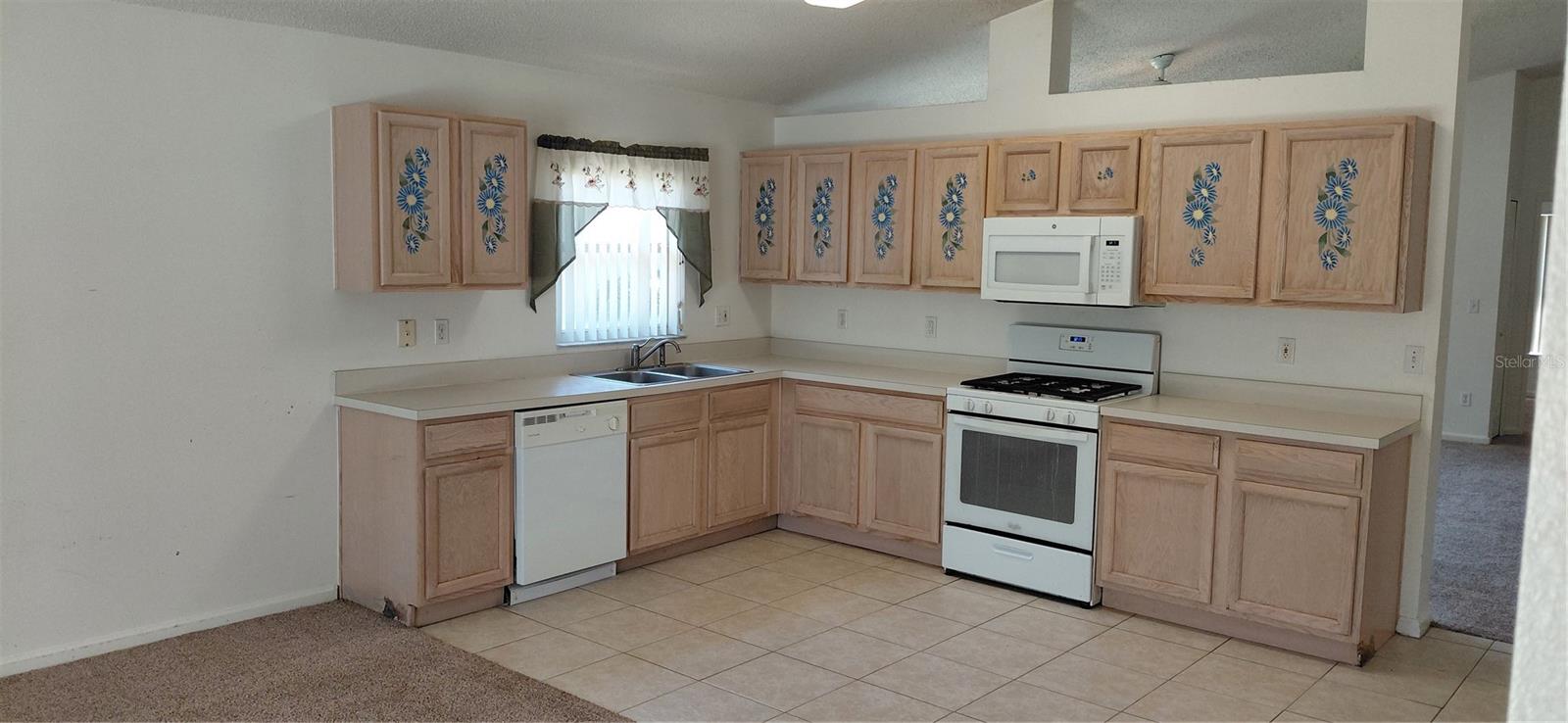 Image 12 of 38 For 15702 Bay Vista Drive