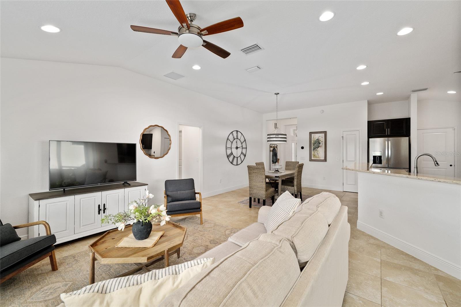 Image 16 of 35 For 10396 Silver Maple Avenue