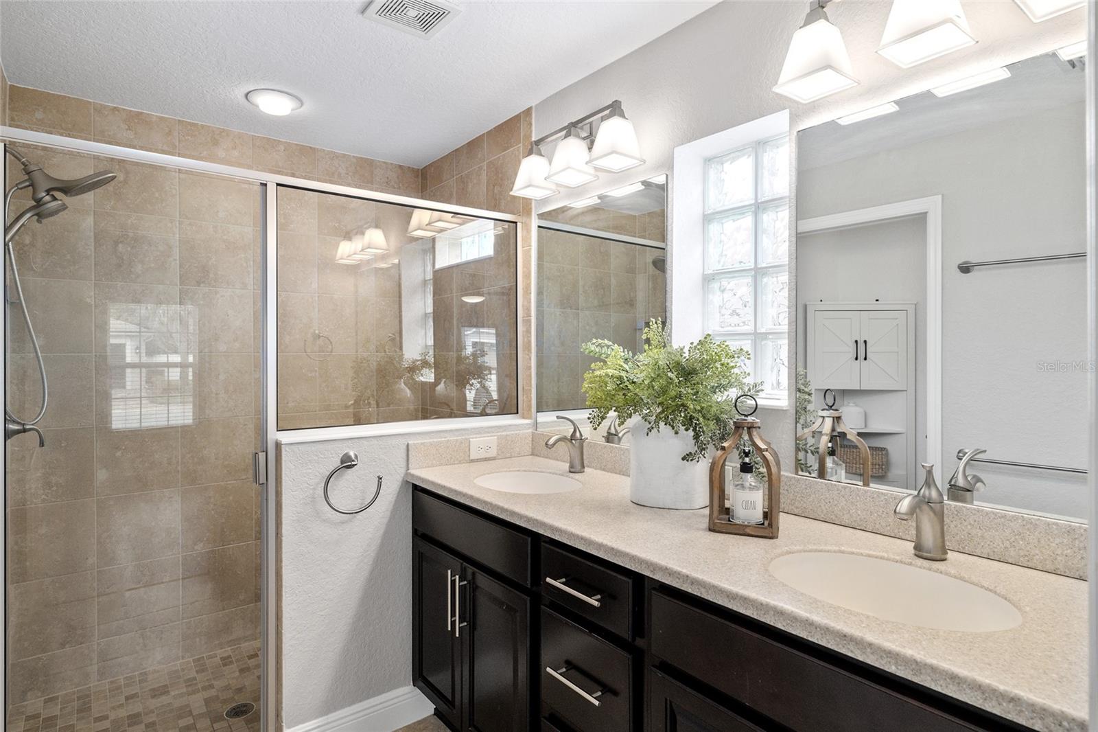 Image 19 of 35 For 10396 Silver Maple Avenue