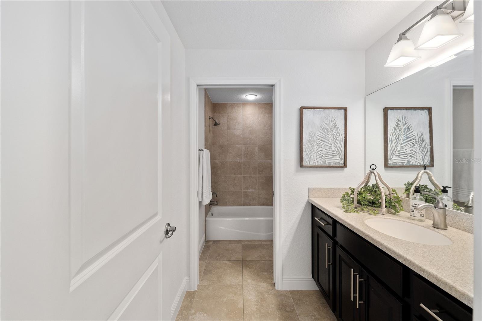 Image 24 of 35 For 10396 Silver Maple Avenue