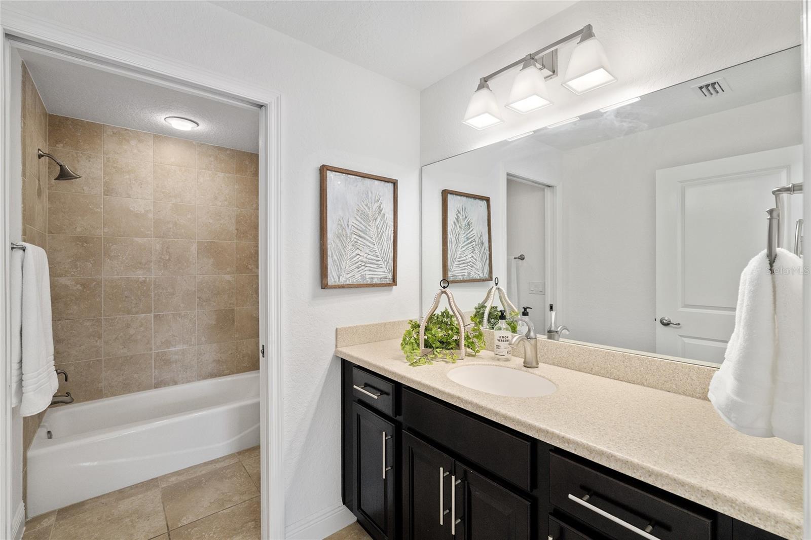 Image 25 of 35 For 10396 Silver Maple Avenue