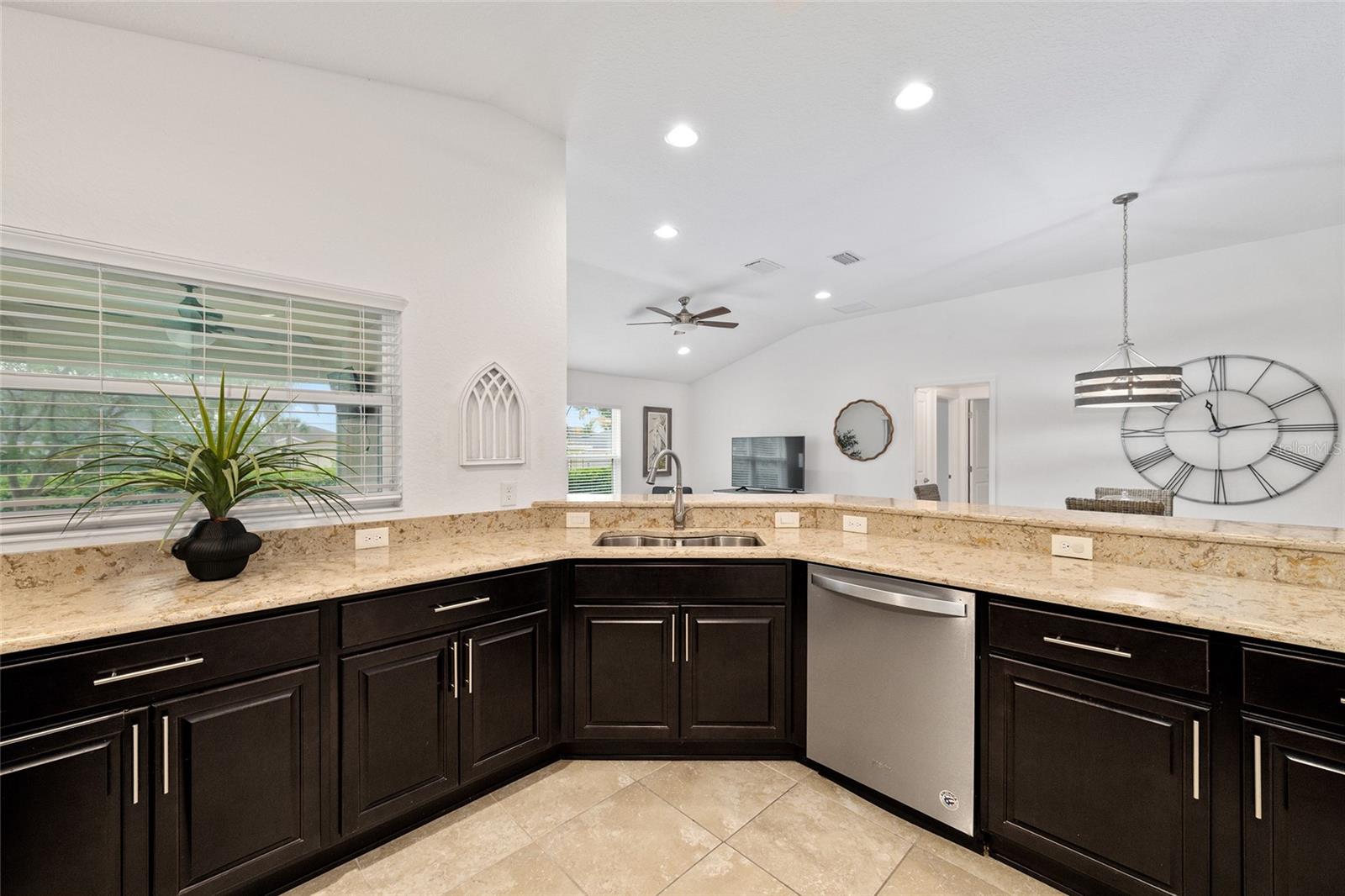 Image 7 of 35 For 10396 Silver Maple Avenue