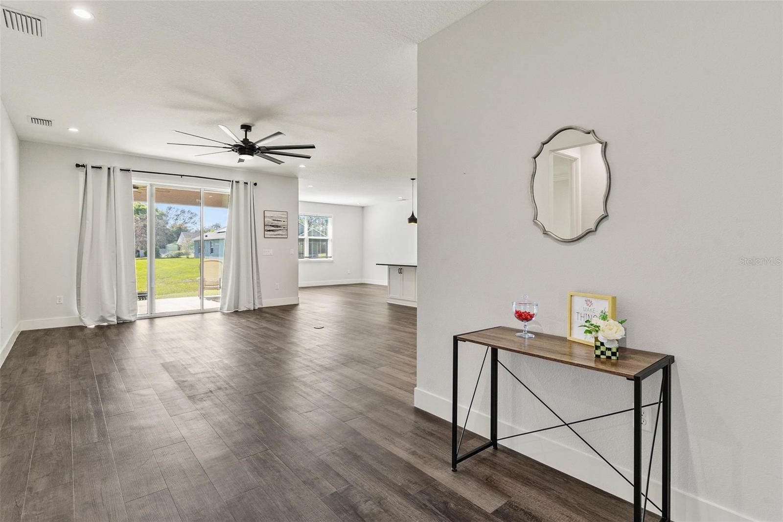 Image 11 of 52 For 415 Dixie Drive