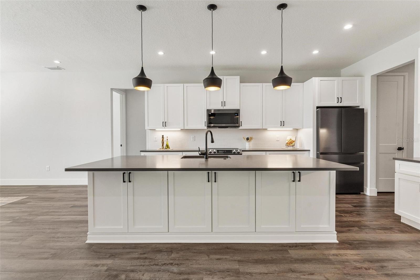 Image 16 of 52 For 415 Dixie Drive