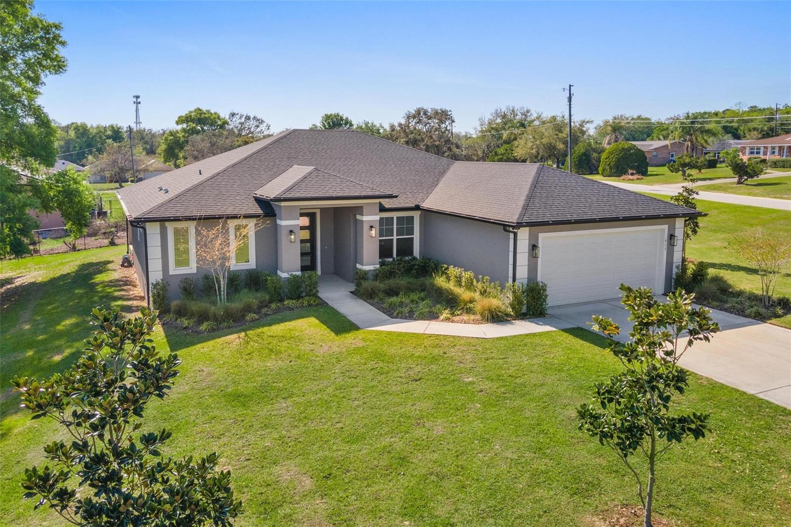 Image 2 of 52 For 415 Dixie Drive