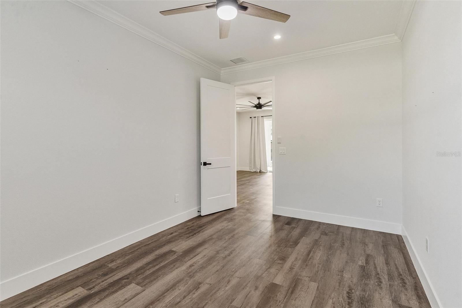 Image 34 of 52 For 415 Dixie Drive