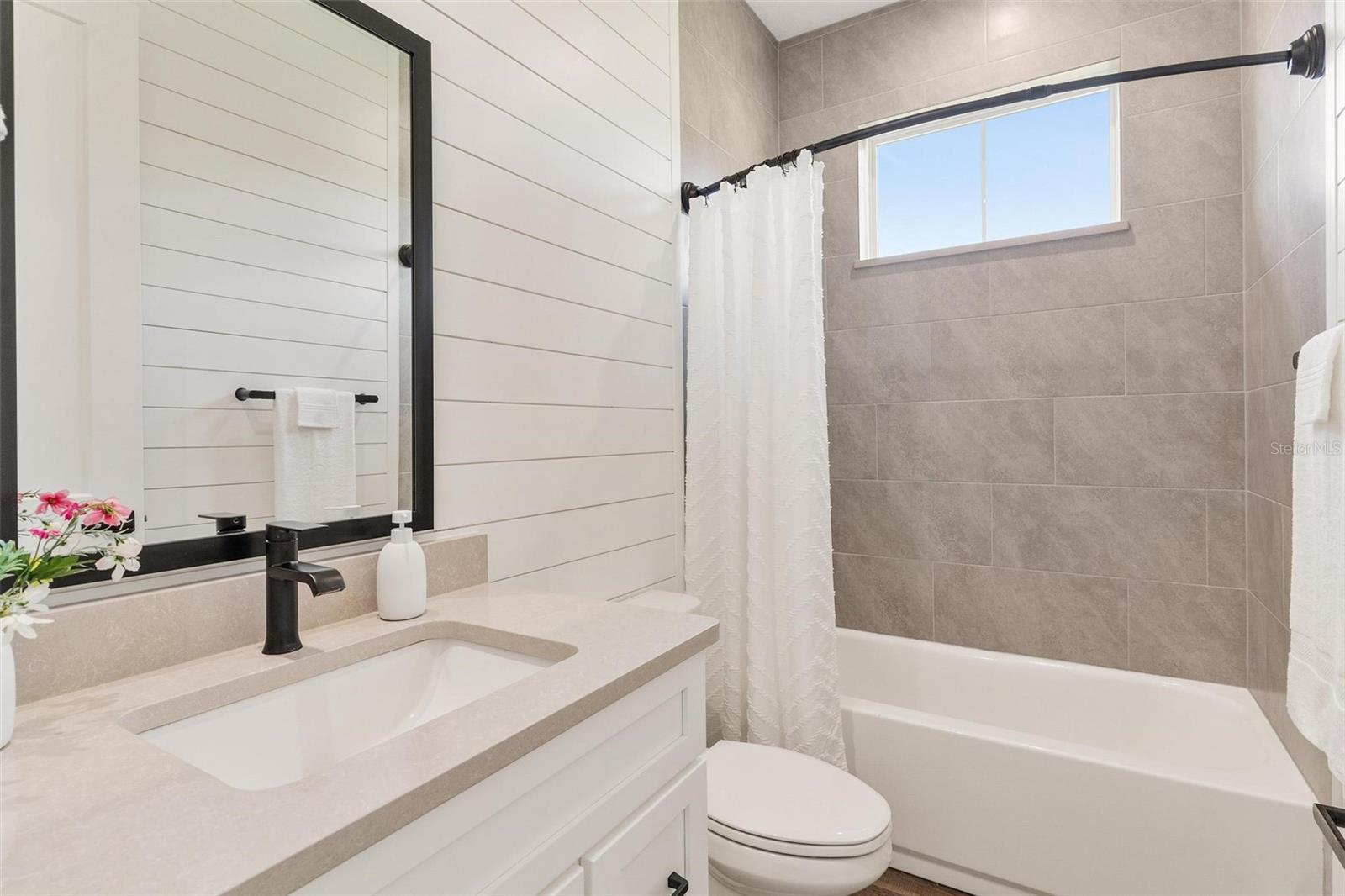 Image 38 of 52 For 415 Dixie Drive