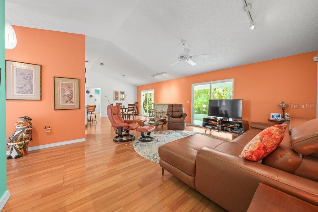 Image 11 of 68 For 658 Clark Court