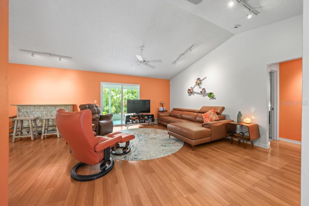 Image 12 of 68 For 658 Clark Court