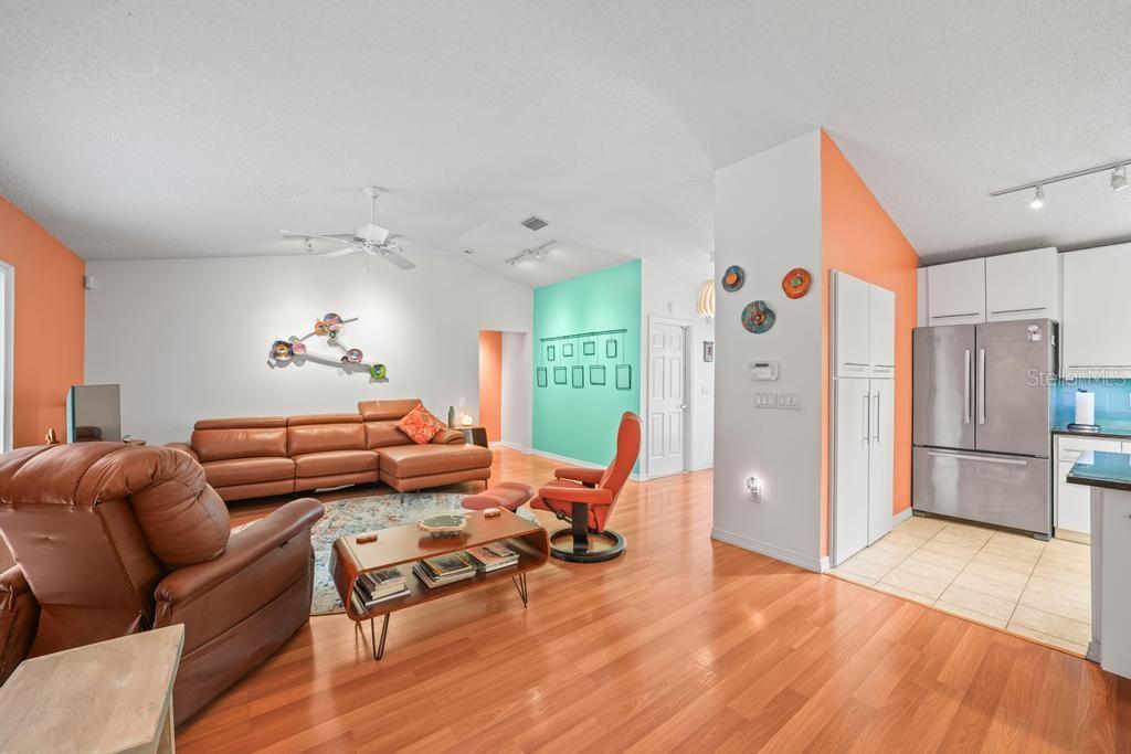 Image 14 of 68 For 658 Clark Court