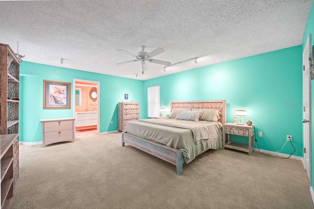 Image 26 of 68 For 658 Clark Court