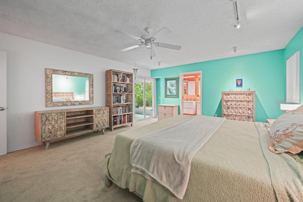 Image 28 of 68 For 658 Clark Court