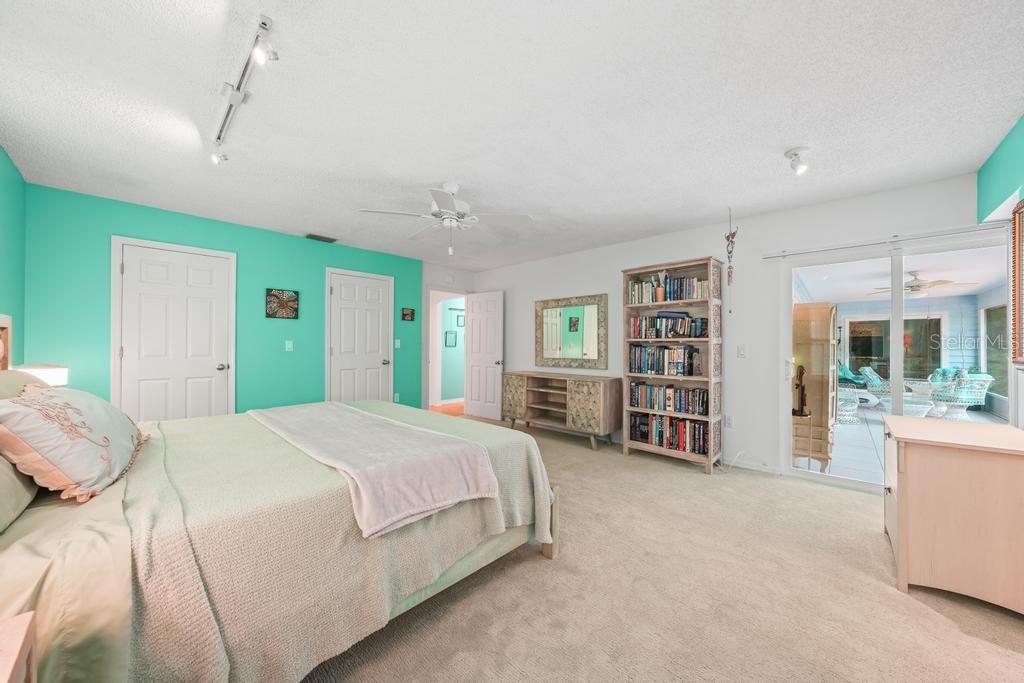 Image 29 of 68 For 658 Clark Court