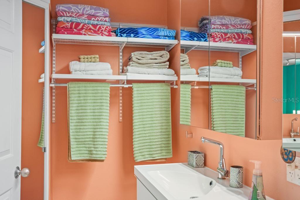 Image 33 of 68 For 658 Clark Court