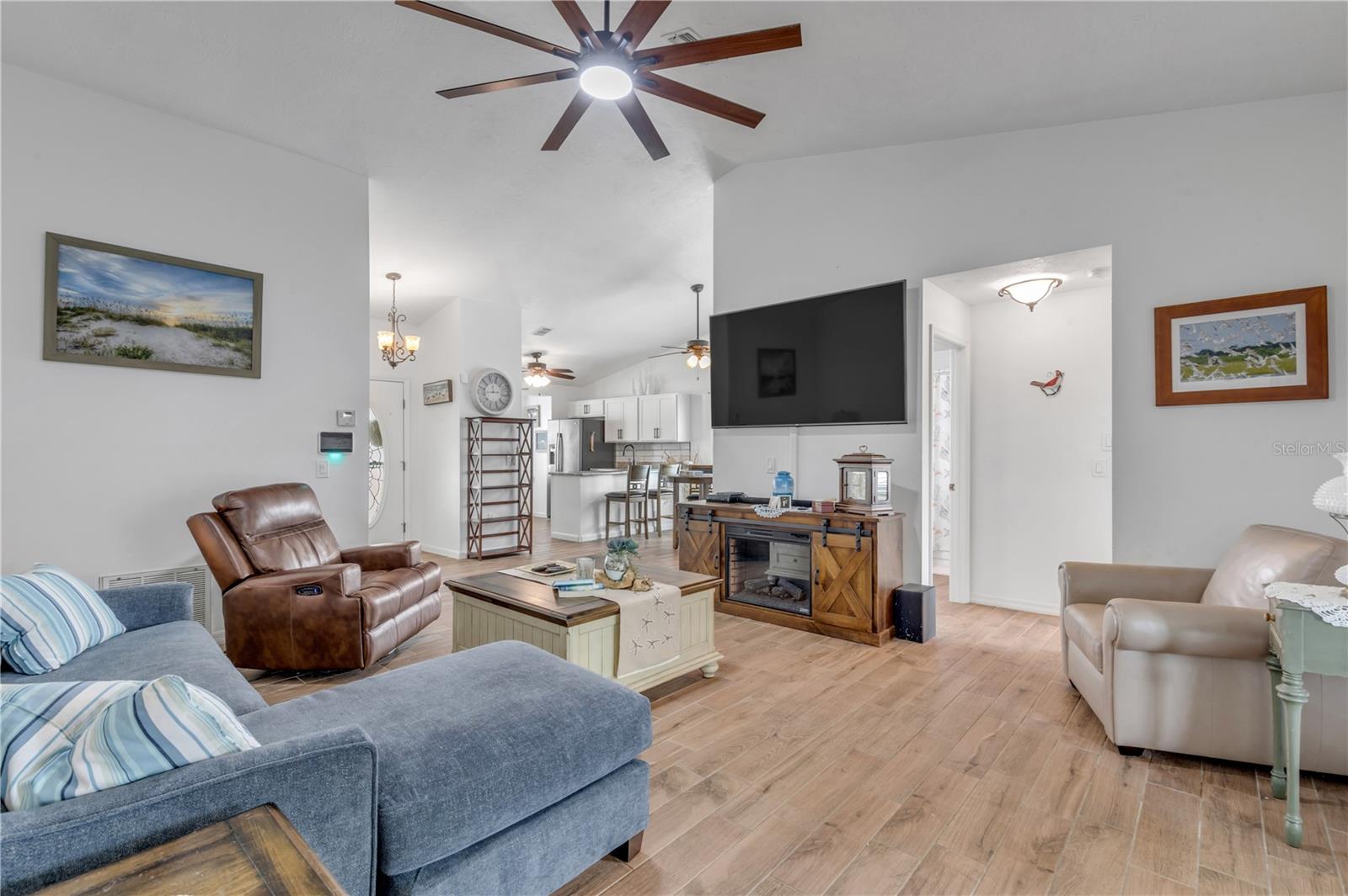 Image 3 of 20 For 1107 Plover Place