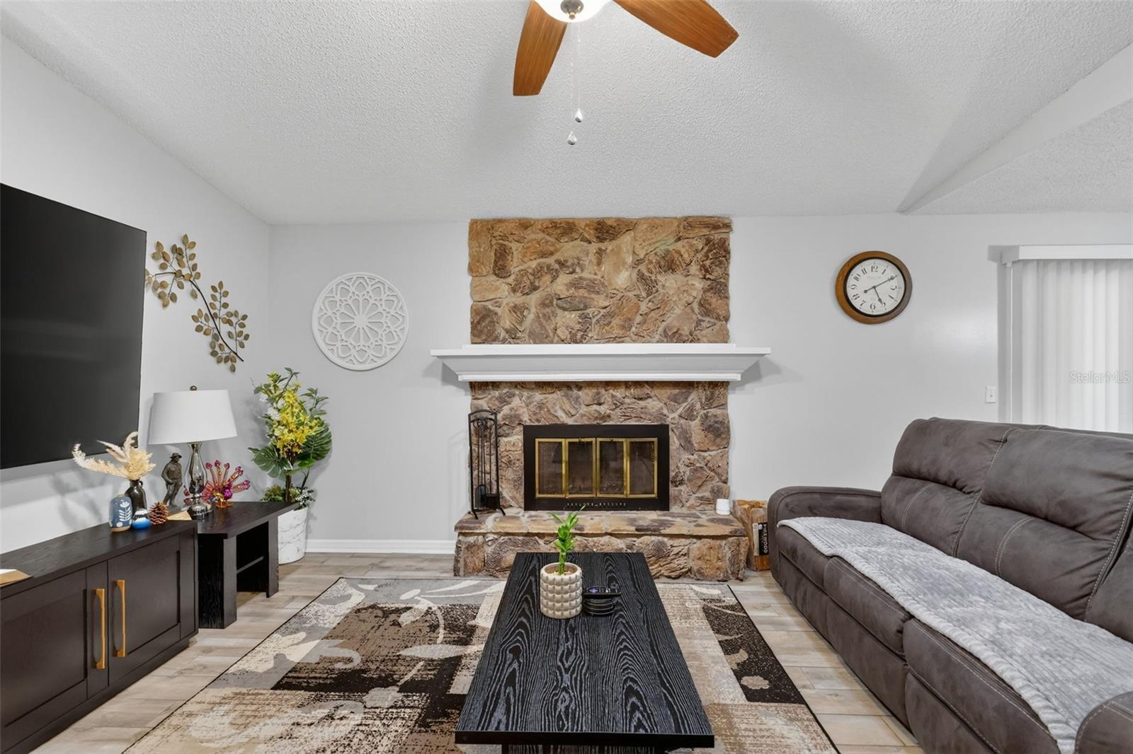 Image 3 of 27 For 507 Firewood Avenue