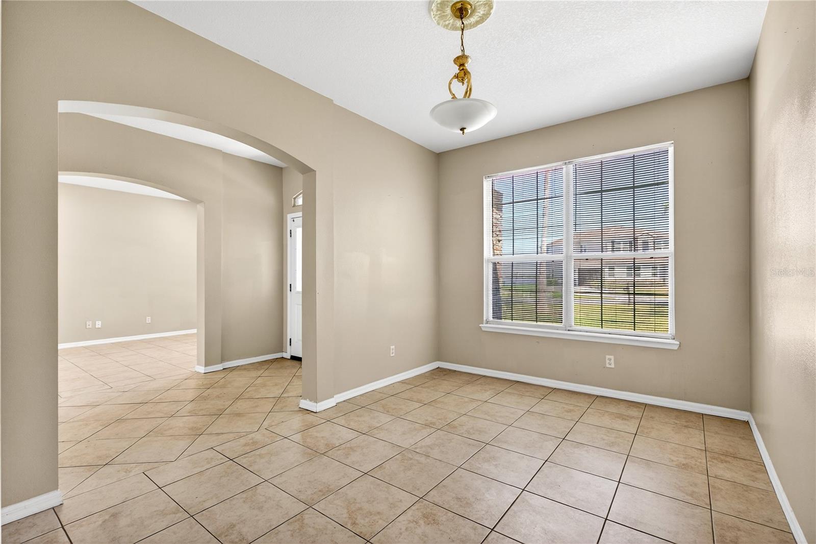 Image 10 of 40 For 28931 Beauclaire Drive