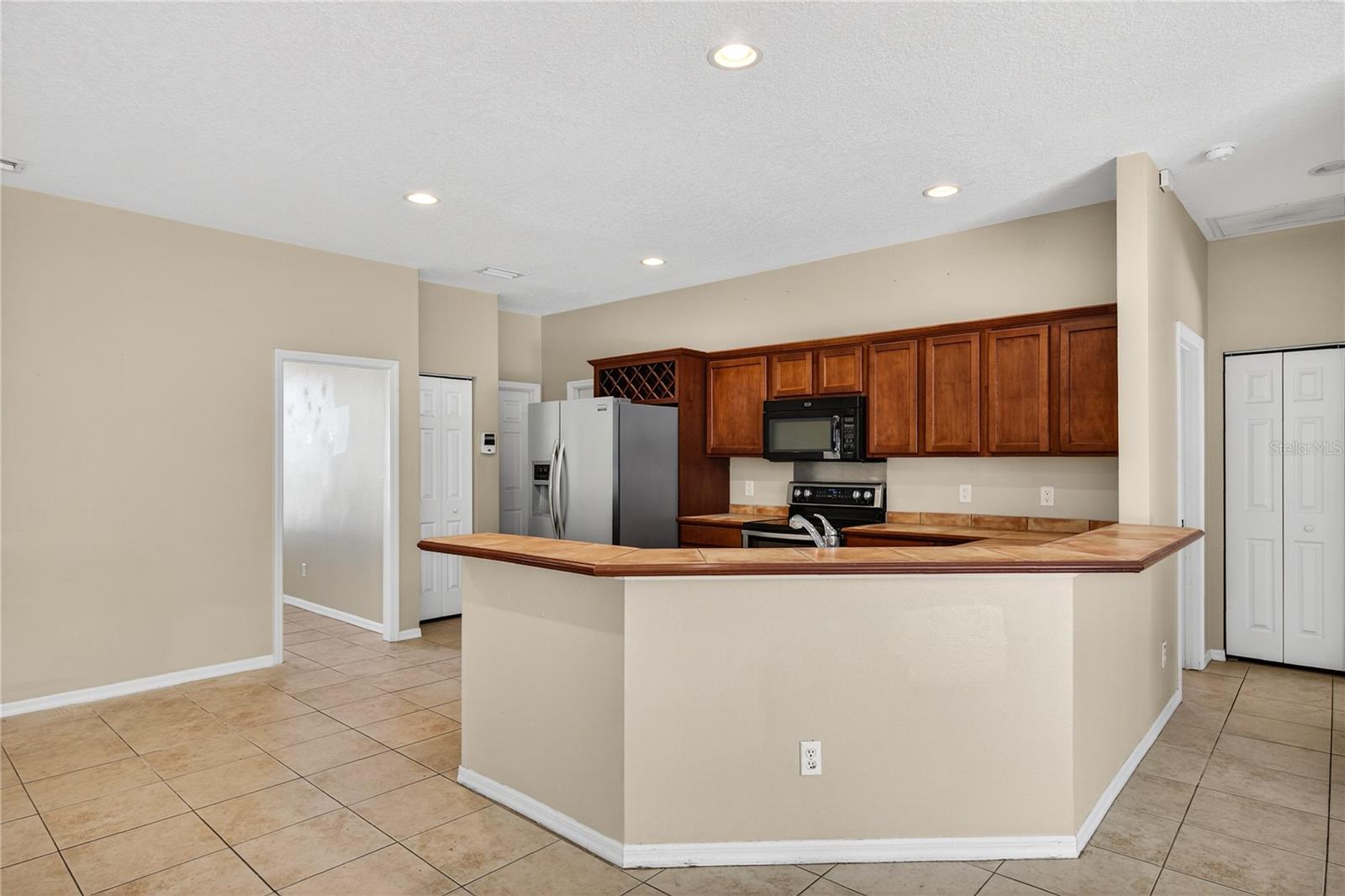 Image 13 of 40 For 28931 Beauclaire Drive