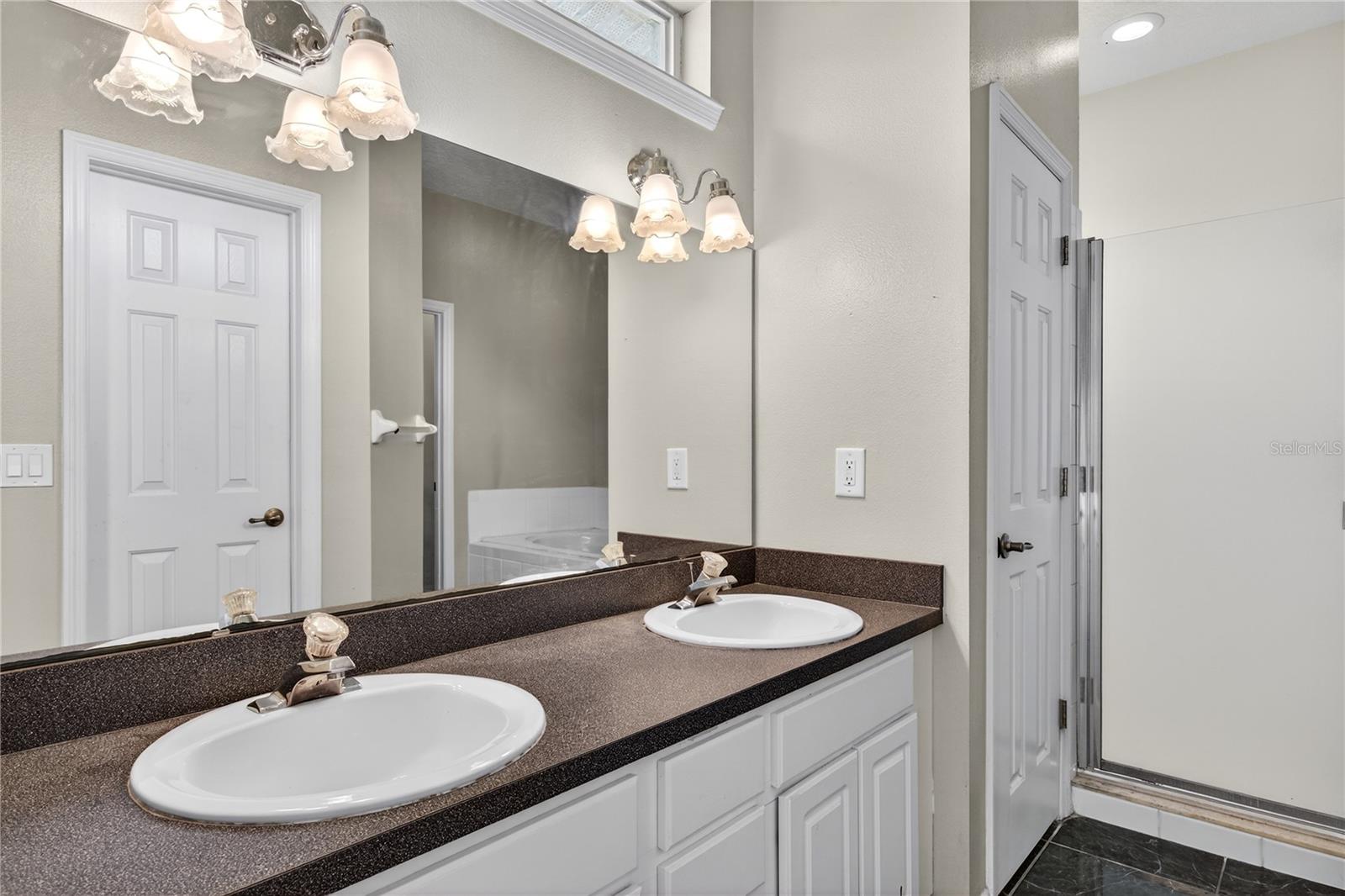 Image 19 of 40 For 28931 Beauclaire Drive