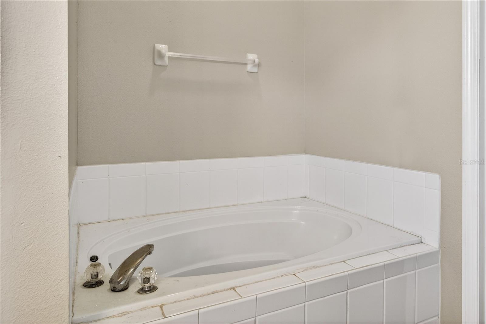 Image 20 of 40 For 28931 Beauclaire Drive