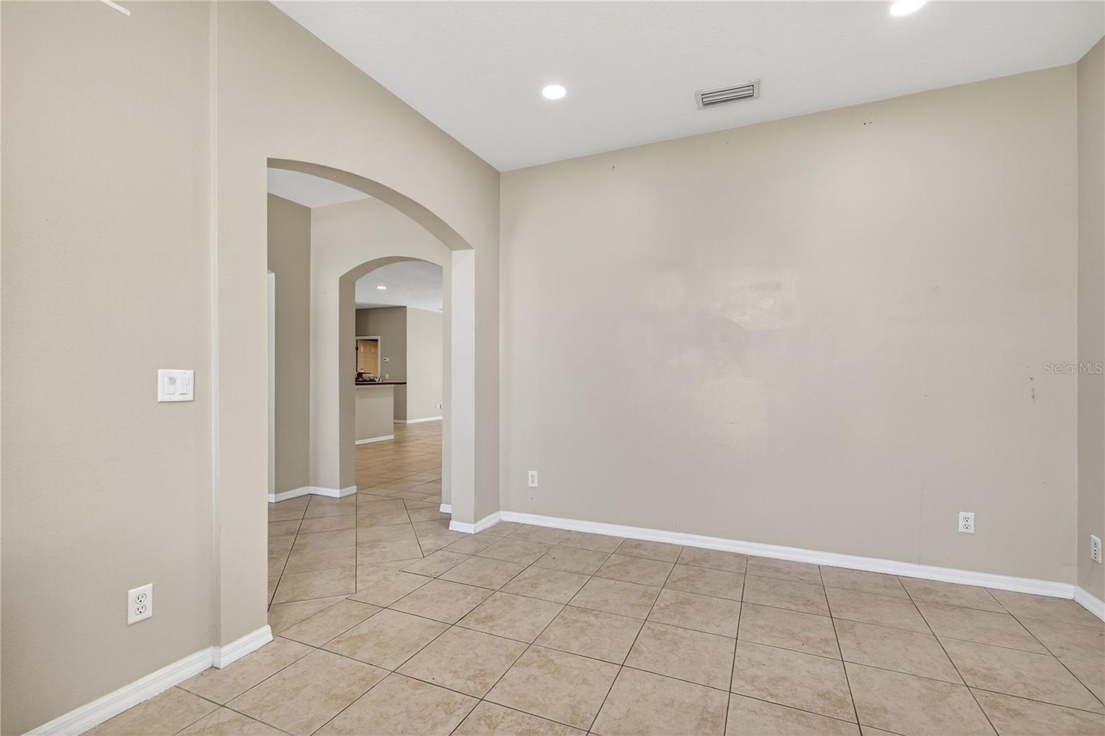 Image 8 of 40 For 28931 Beauclaire Drive