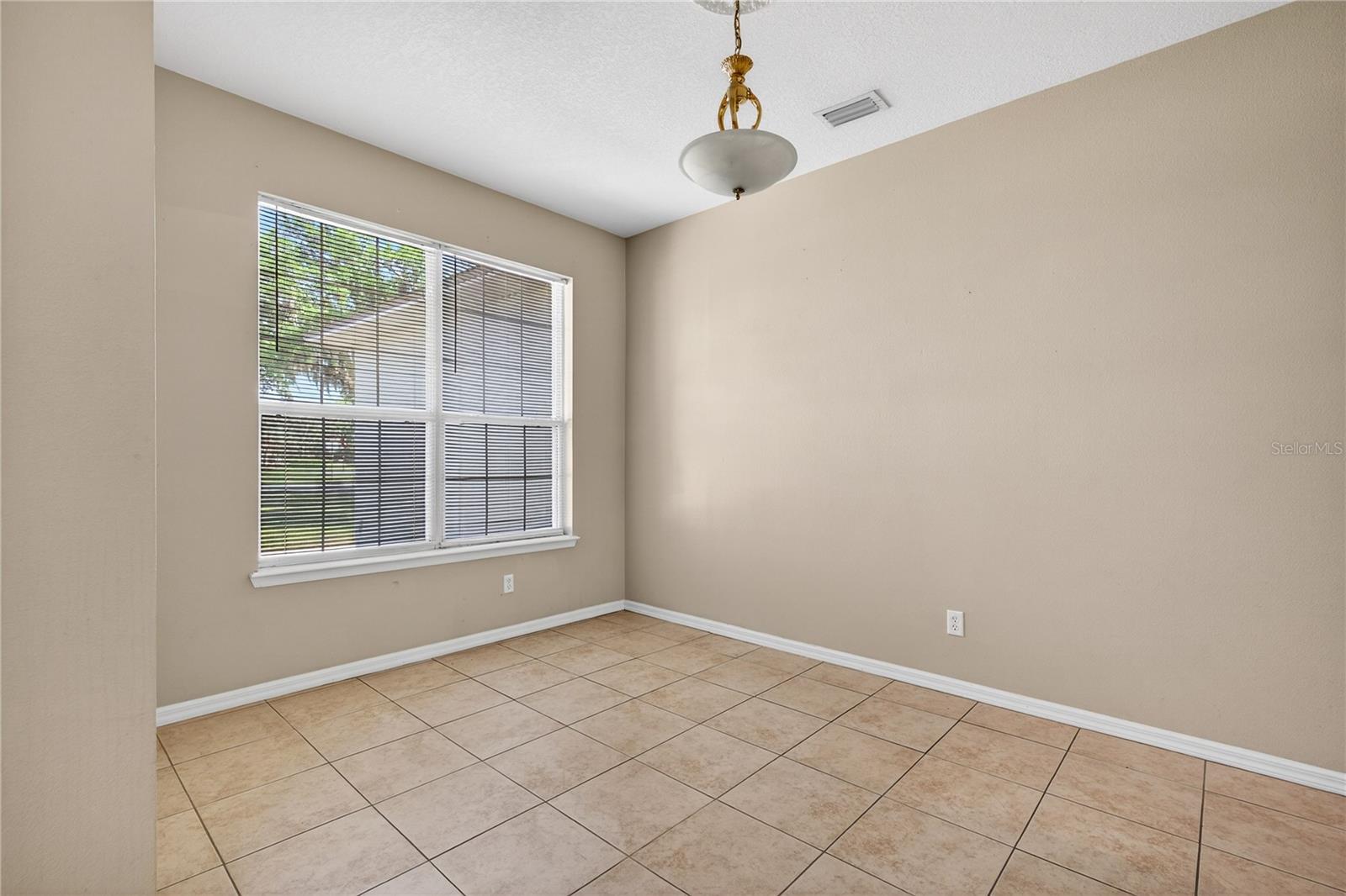 Image 9 of 40 For 28931 Beauclaire Drive