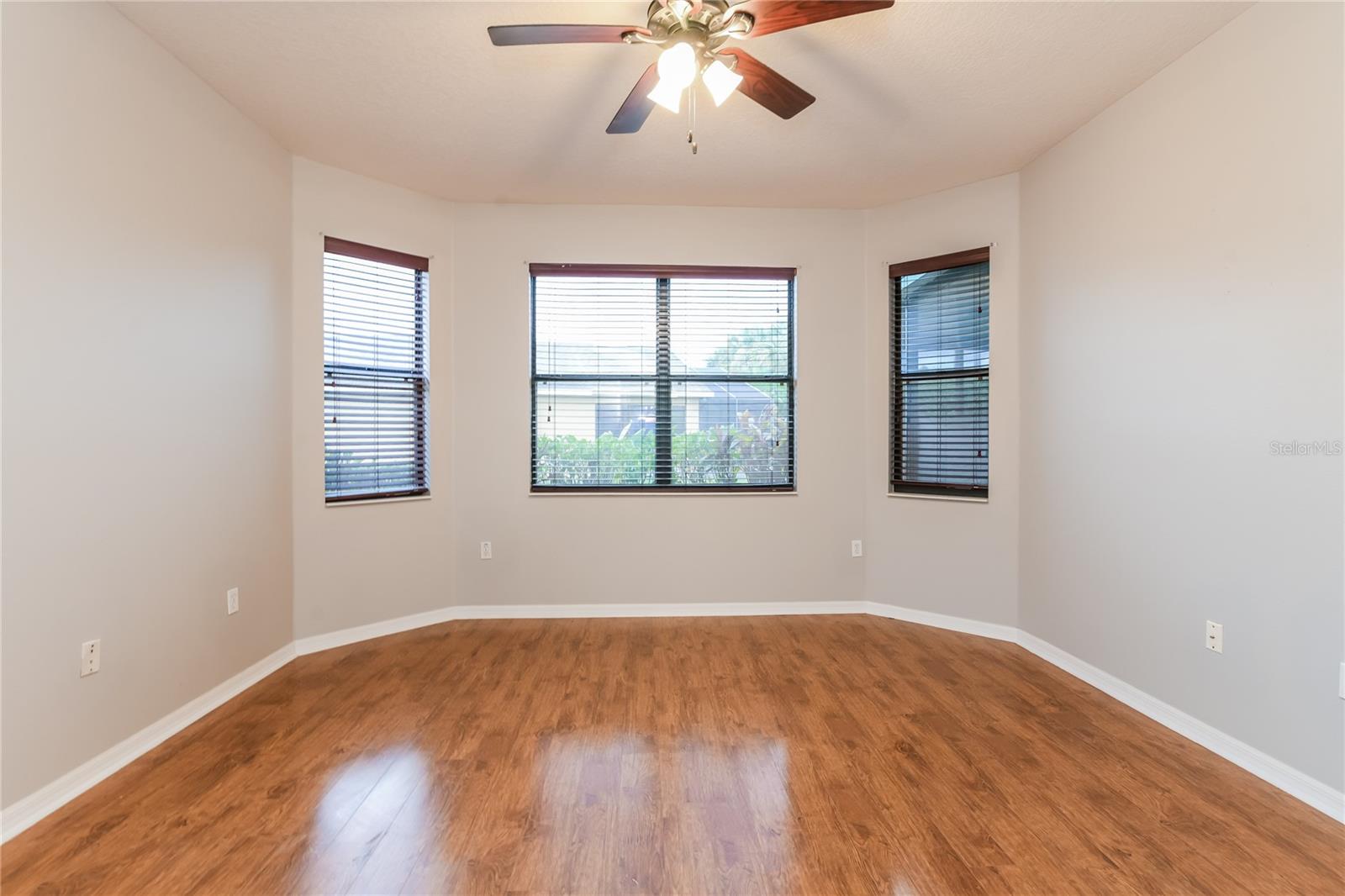 Image 8 of 14 For 505 Millifiora Lane