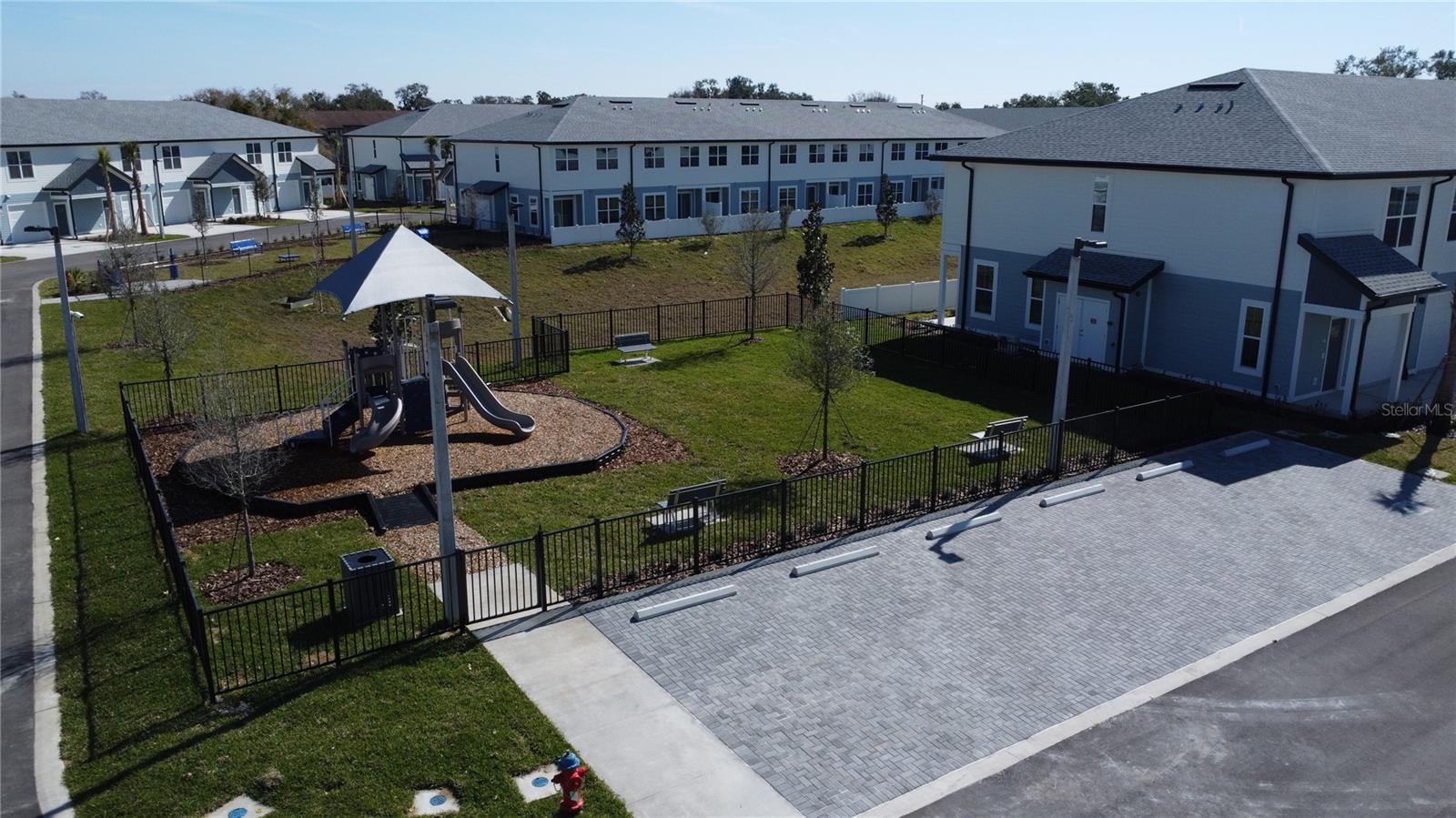 Image 8 of 23 For 1075 Caroline Street