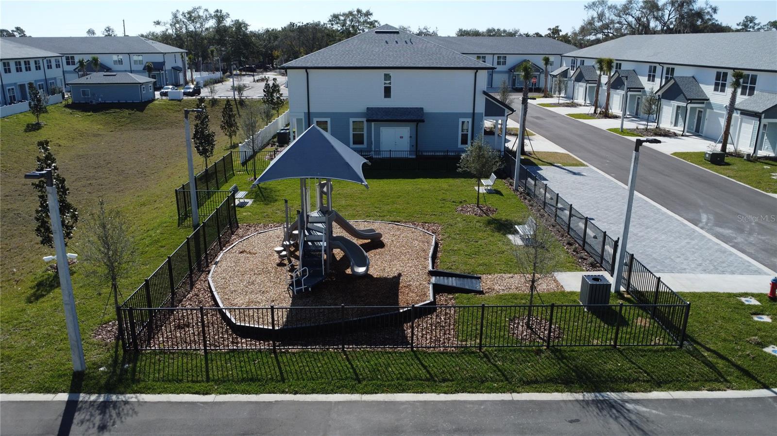 Image 28 of 30 For 1057 Caroline Street