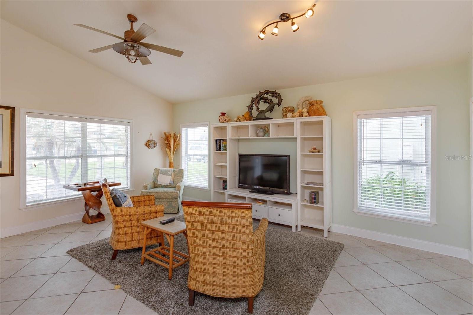 Image 8 of 22 For 830 25th Avenue