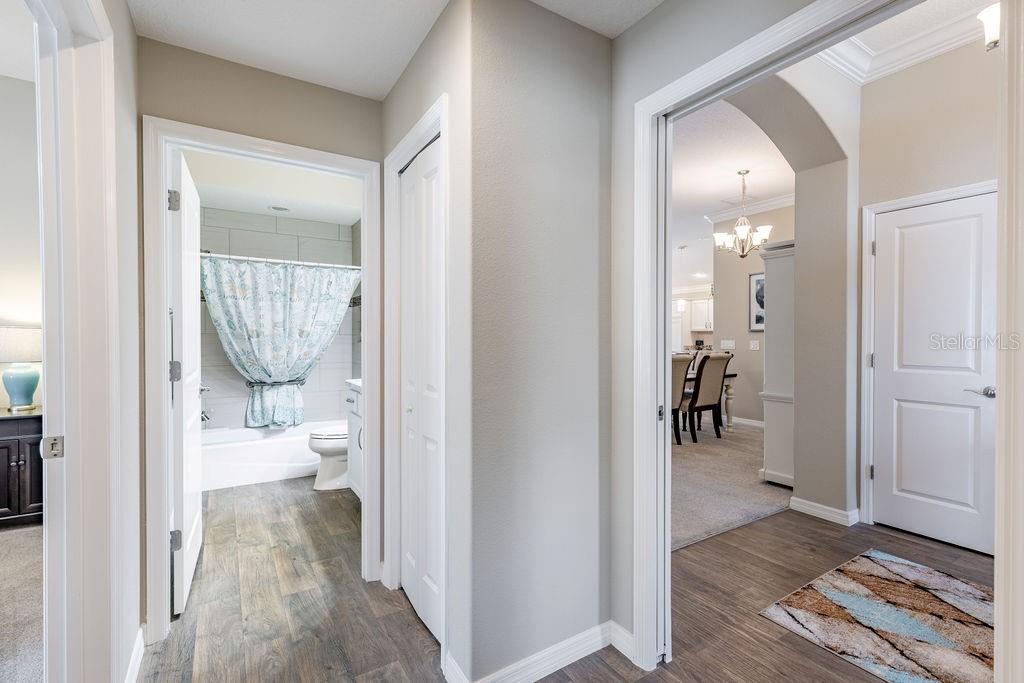 Listing photo id 9 for 5375 Werdebaugh Way