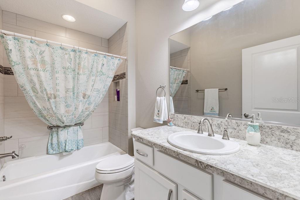 Listing photo id 17 for 5375 Werdebaugh Way