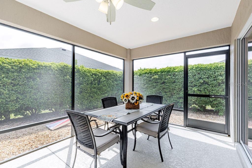 Listing photo id 32 for 5375 Werdebaugh Way