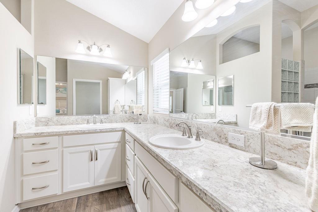 Listing photo id 5 for 5375 Werdebaugh Way