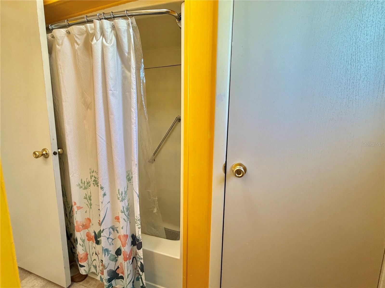 Image 43 of 77 For 114 Aspen Circle